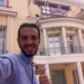 عبدالله أمام المجلس الثقافي البريطاني بالقاهرة