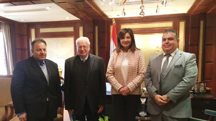 وزيرة الهجرة تستقبل رئيس الجمعية اليونانية المصرية بالقاهرة 