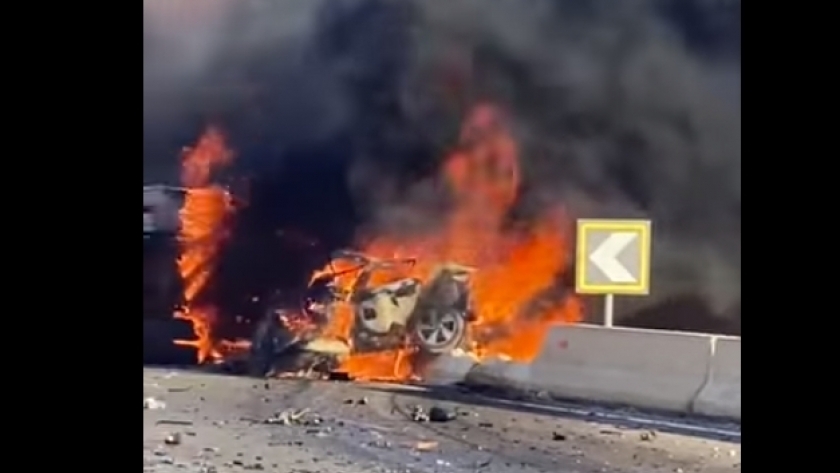 السيارة المحترقة على طريق الجلالة