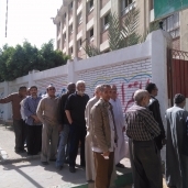 الناخبون يدلون بأصواتهم بانتخابات الرئاسة