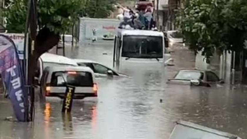 "الشعب الجمهوري": حزب أردوغان مسؤول عن كارثة الفيضانات بإسطنبول
