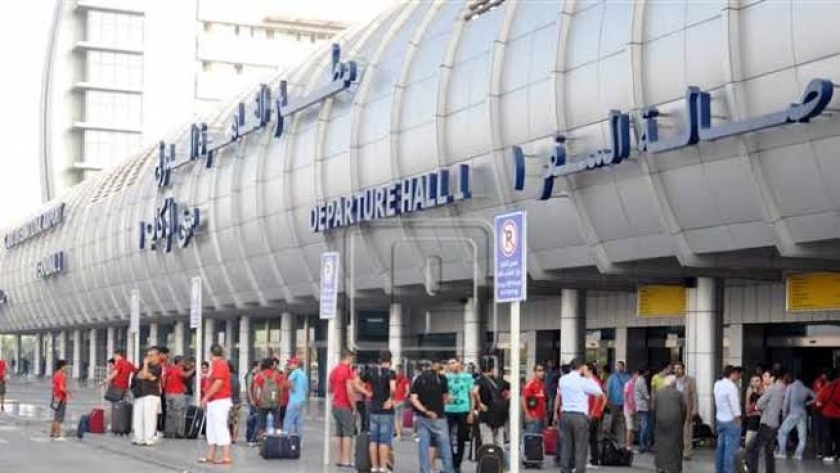 هبوط اضطراري لطائرة اماراتية بالمطار بسبب وفاة راكبة من بنجلاديش
