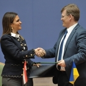 «نصر وروزينكو» عقب توقيع الاتفاق