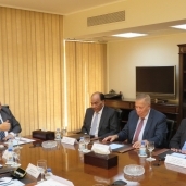 وزير المالية خلال الاجتماع بأعضاء اتحاد المستثمرين