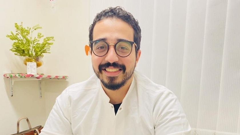 الدكتور محمد أشرف أبو العلا طبيب الغلابة بالفيوم