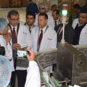 وزير القوى العاملة ومحافظ بني سويف يتفقدان مصنع صيني لإنتاج الخميرة