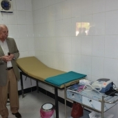 محافظ أسوان يتفقد الوحدة الصحية بالقنادلة في إدفو