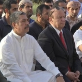 الرئيس اليمني يؤدي صلاة العيد في مدينة عدن