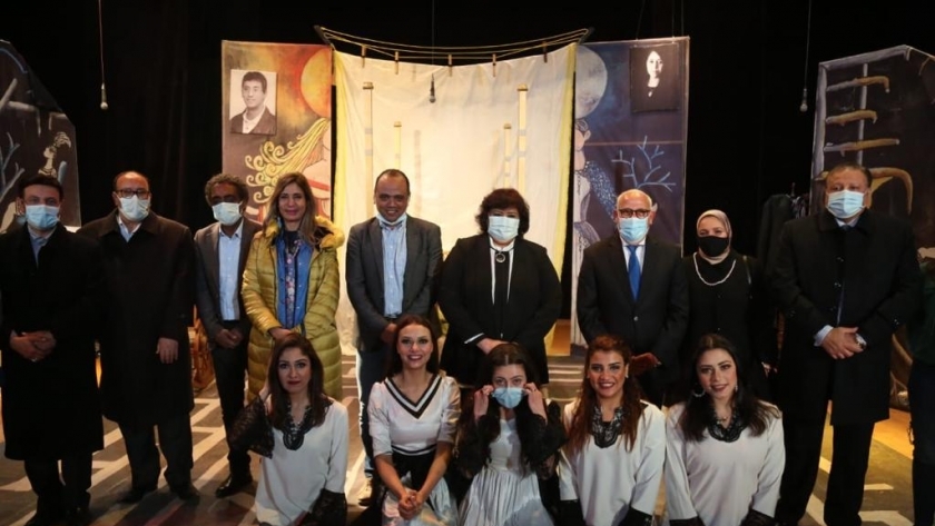 وزيرة الثقافة ومحافظ بورسعيد يتابعان اختبارات المتقدمين لمشروع ابدأ حلمك 
