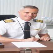 لطيار أحمد عادل رئيس مجلس إدارة الشركة القابضة لمصر للطيران
