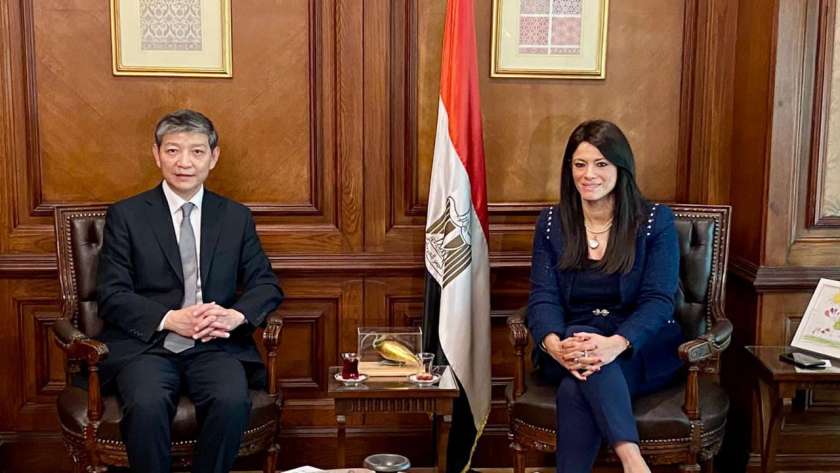 رانيا المشاط تلتقى السفير الصيني