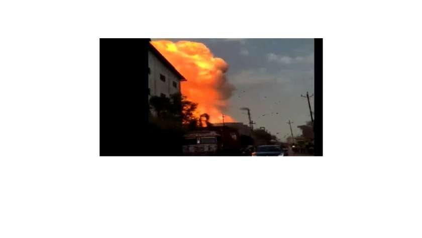 اشتعال النيران في مصنع كيماويات «ديباك نتريت» الهندي