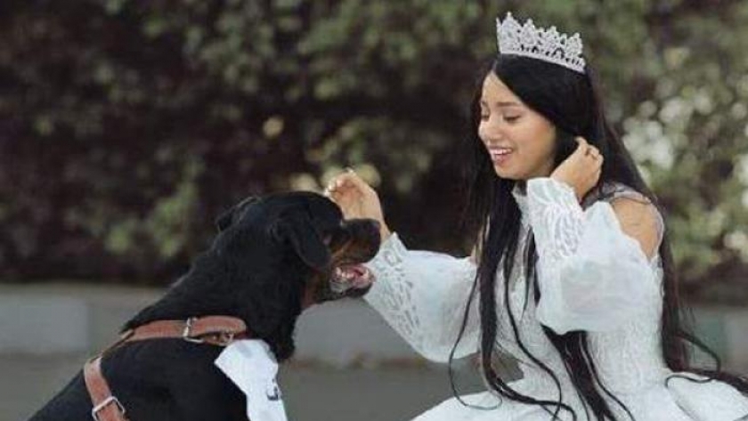هبة مبروك مع الكلب