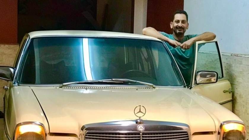 عبد السلام وسيارتة الكلاسيكية