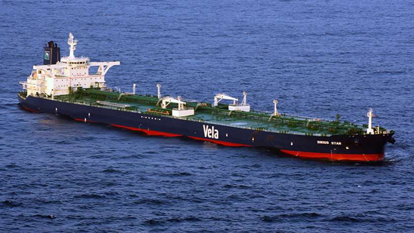 بلومبيرج: ناقلة نفط إيرانية وصلت الساحل الفنزويلي لشحن النفط من هناك