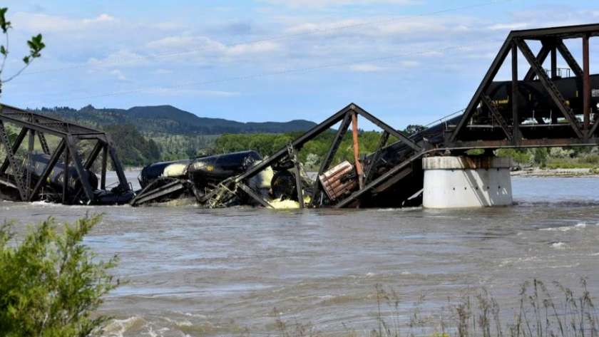 انهيار جسر في مونتانا الأمريكية