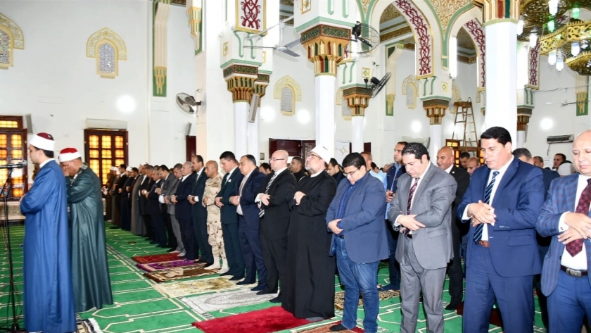 الصلاة في مسجد عمر بن عبد العزيز ببني سويف