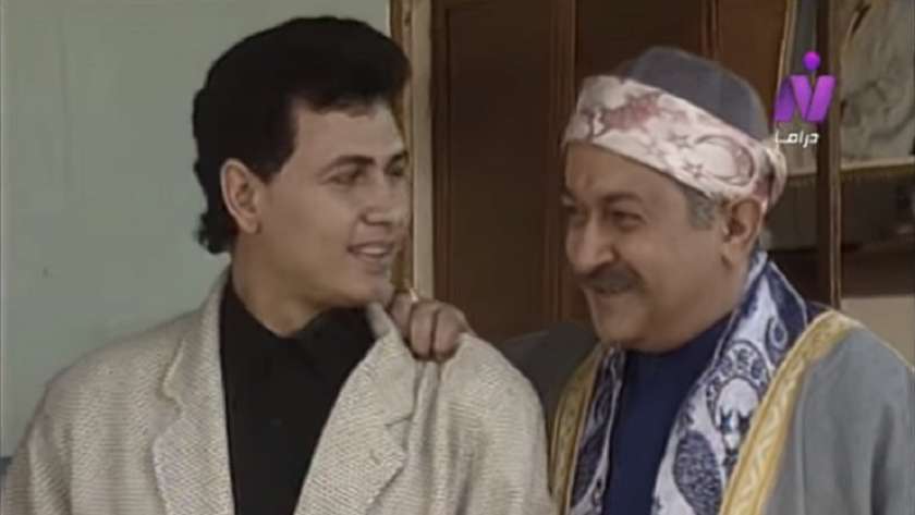 نور الشريف ومحمد رياض في مشهد من "لن أعيش في جلباب أبي"