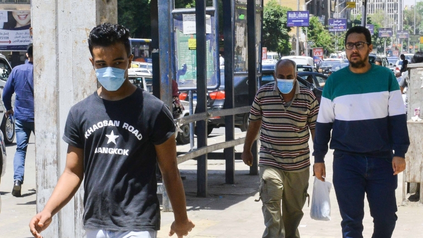 مصر تبدأ التعايش التدريجي مع فيروس كورونا