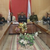 محافظ كفر الشيخ يجتمع برؤساء المدن