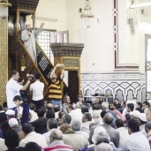 الجمهور يستقى معلوماته من خطباء المساجد