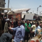رئيس مدينة أبو تيج يقود حملة إزالة إشغالات بالشوارع الرئيسية