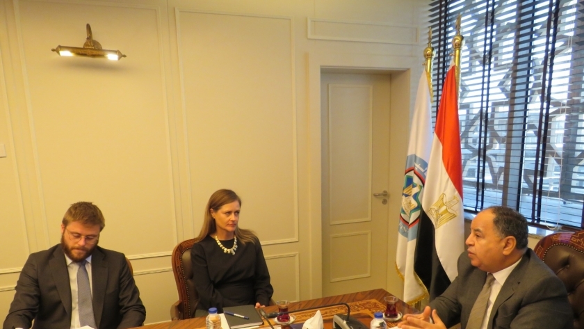 وزير المالية خلال لقائه بسفيرة نيوزيلندا في القاهرة