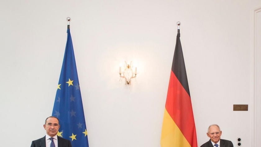 سفير مصر لدى برلين يلتقي رئيس البوندستاج الألماني