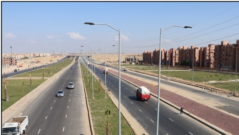  وزير الإسكان يستعرض مشروعات الطرق بمدينة 6 أكتوبر: تحقق سيولة مرورية