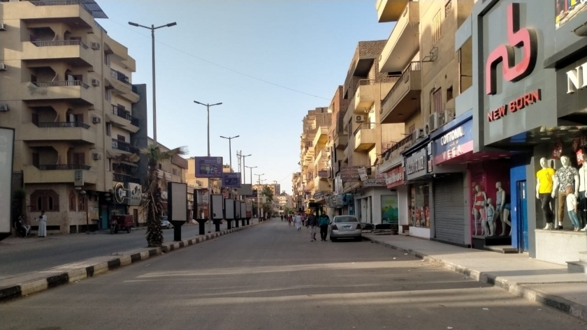 شوارع الاقصر خالية من المواطنين في أول أيام العيد