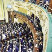 نواب يتابعون أولى الجلسات من الشُرفة العلوية للبرلمان