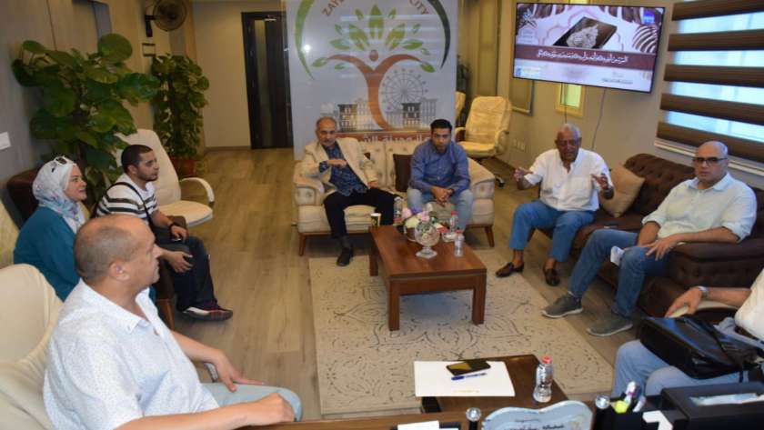 رئيس جهاز الشيخ زايد يعقد اجتماعاً مع ممثلي منطقة الثورة الخضراء لبحث استكمال إجراءات توفيق الأوضاع
