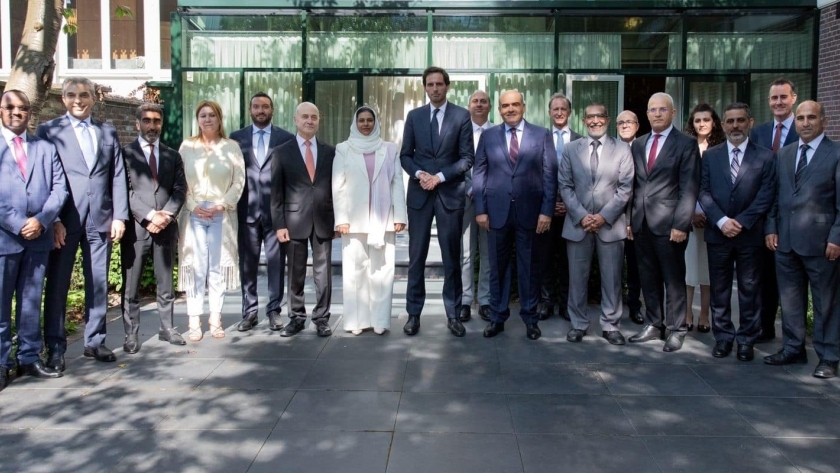 وزير خارجية هولندا مع السفراء العرب