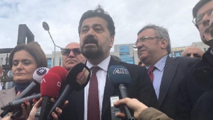 محامى المعارضة التركية فى مؤتمر صحفى يكشف جرائم «أردوغان»