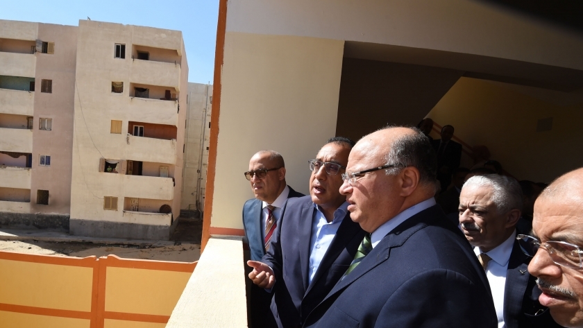 رئيس مجلس الوزراء مصطفى مدبولي أثناء تقفده مشروع معا
