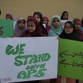 بالصور| باكستان تحيي الذكرى الثانية للهجوم الدموي على مدرسة بيشاور
