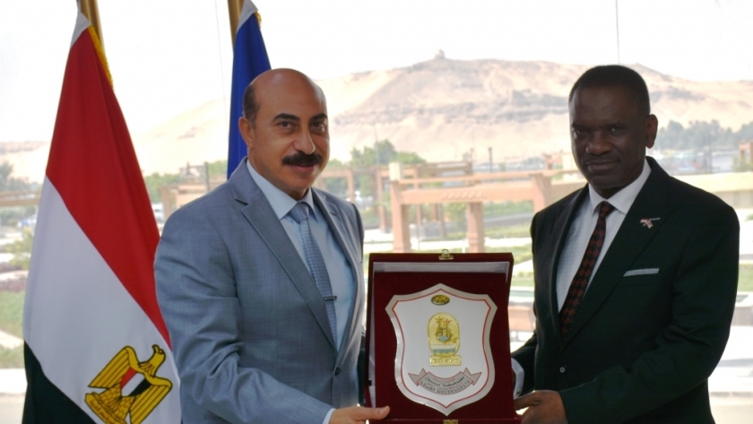محافظ اسوان ييستقبل سفير ناميبيا بمصر