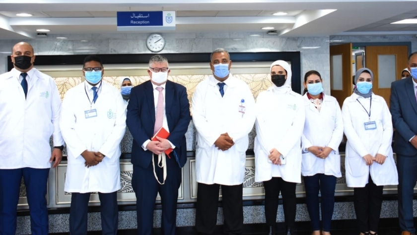 قنصل نيوزلندا يشيد بمستوى خدمة مستشفى الكرنك: مطمئن على وضع مواطنينا بمصر