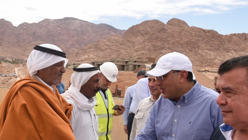 رئيس الوزراء يلتقي بعدد من مشايخ قبائل سيناء