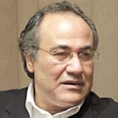 الدكتور عماد سعيد رئيس المركز القومي للمسرح