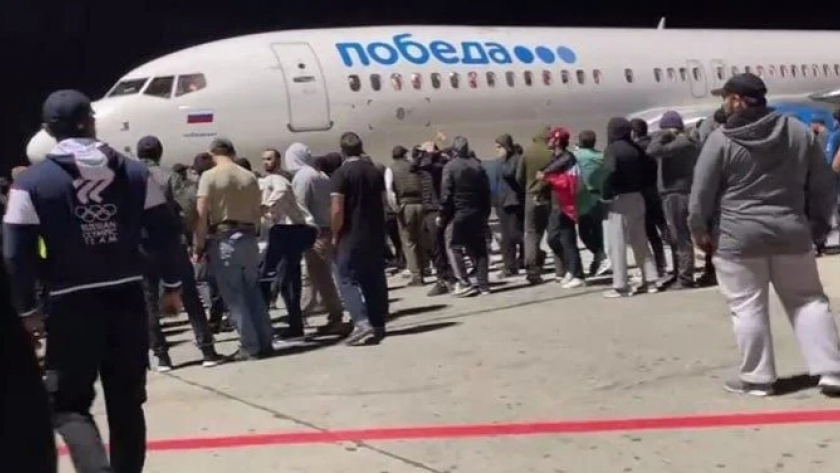 اقتحام مطار داغستان