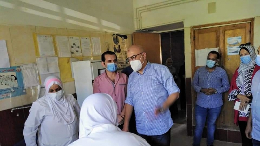 وكيل وزارة الصحة ببني سويف يفاجئ مستشفى الصدر