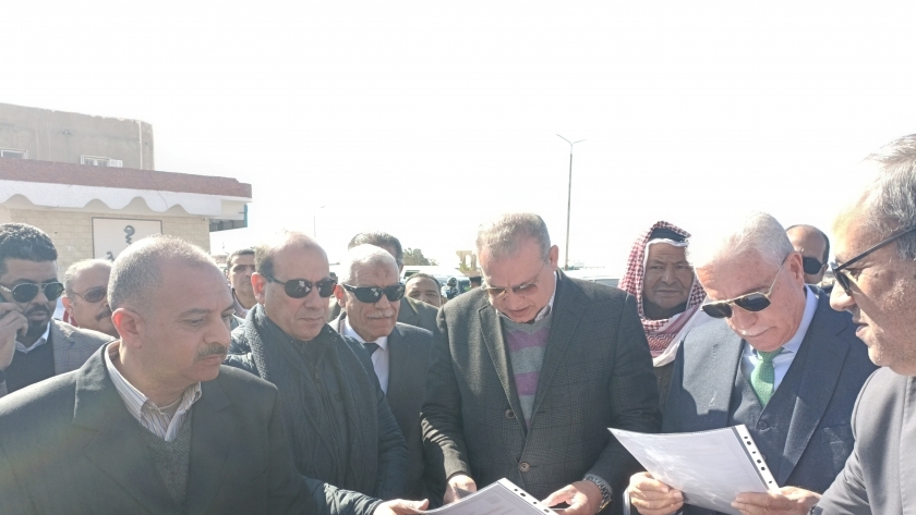محافظ جنوب سيناء يستعرض تطوير الحي الاول بابوزنيمة