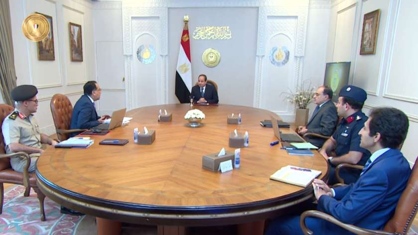 الرئيس عبدالفتاح السيسي أثناء الاجتماع