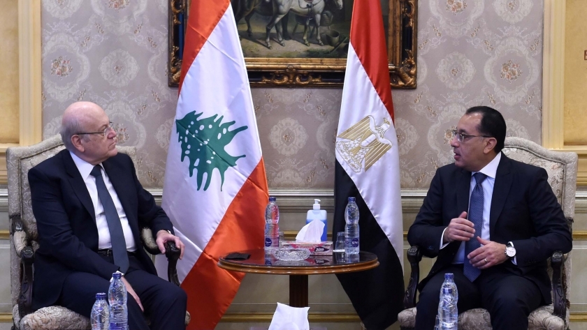 رئيس الوزراء يعقد جلسة مباحثات مع رئيس الحكومة اللبنانية