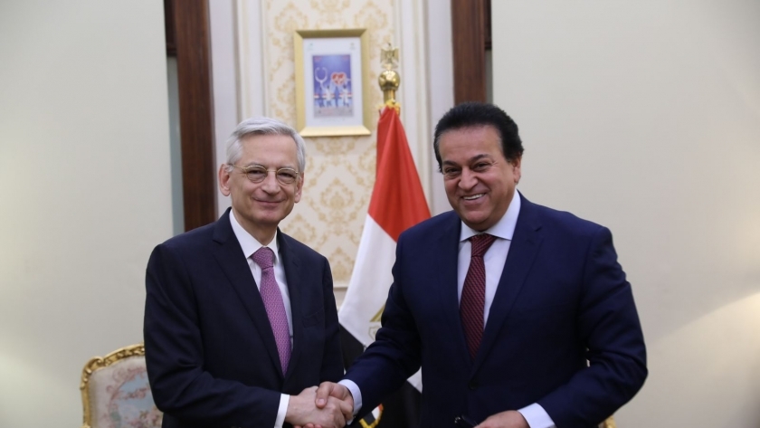   وزير التعليم العالي يستقبل السفير الفرنسي بالقاهرة