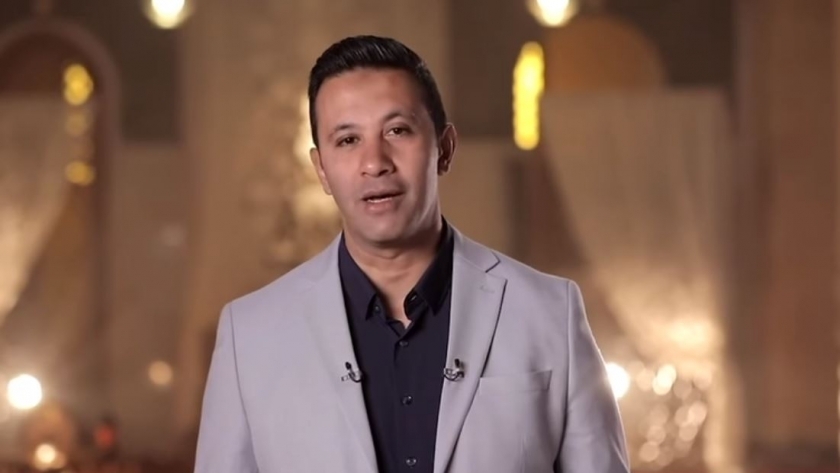 الإعلامي عمرو خليل مقدم برنامج «مصر دولة التلاوة»