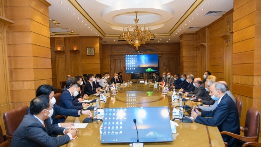 وزير الإنتاج الحربي يناقش مع «كوريا الجنوبية» سبل تعزيز التعاون