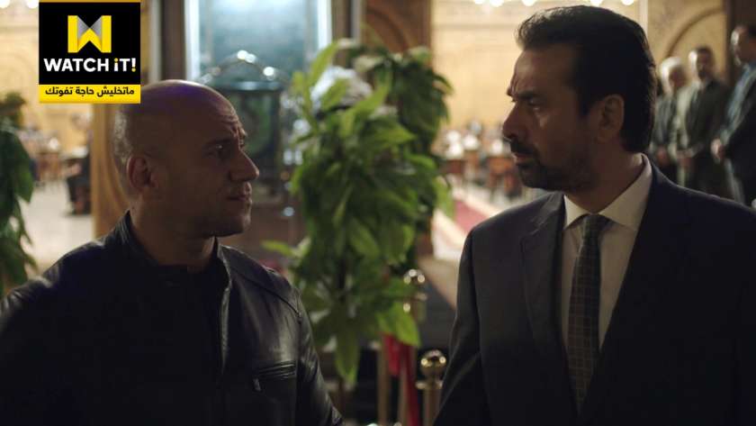 كريم عبدالعزيز وأحمد مكي في مشهد من مسلسل الاختيار2