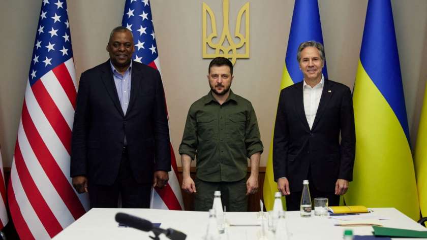 لقاء وزيرا الخارجية والدفاع الأمريكيين والرئيس الأوكراني